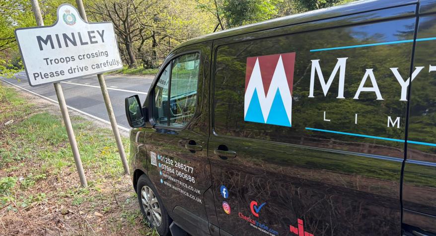 Electrician in Minley